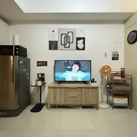 Cozynest In Makati Apartment
