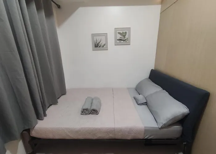 Cozynest In Makati Apartment *
